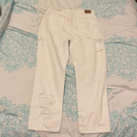 American Eagle Mom Jean - Picture 10 of 16